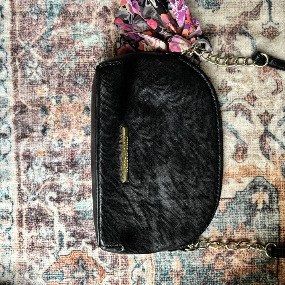 Elegant Black Women's Bag with Chain Strap